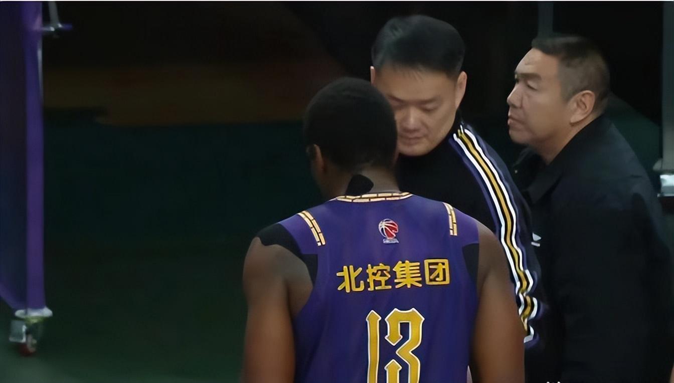 kaiyun-最后一节防守形同虚设，让对手得到40分，北控球迷：看着心里难受