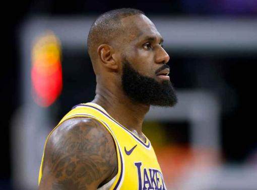 传奇的阶梯：2025-26赛季NBA里程碑前瞻