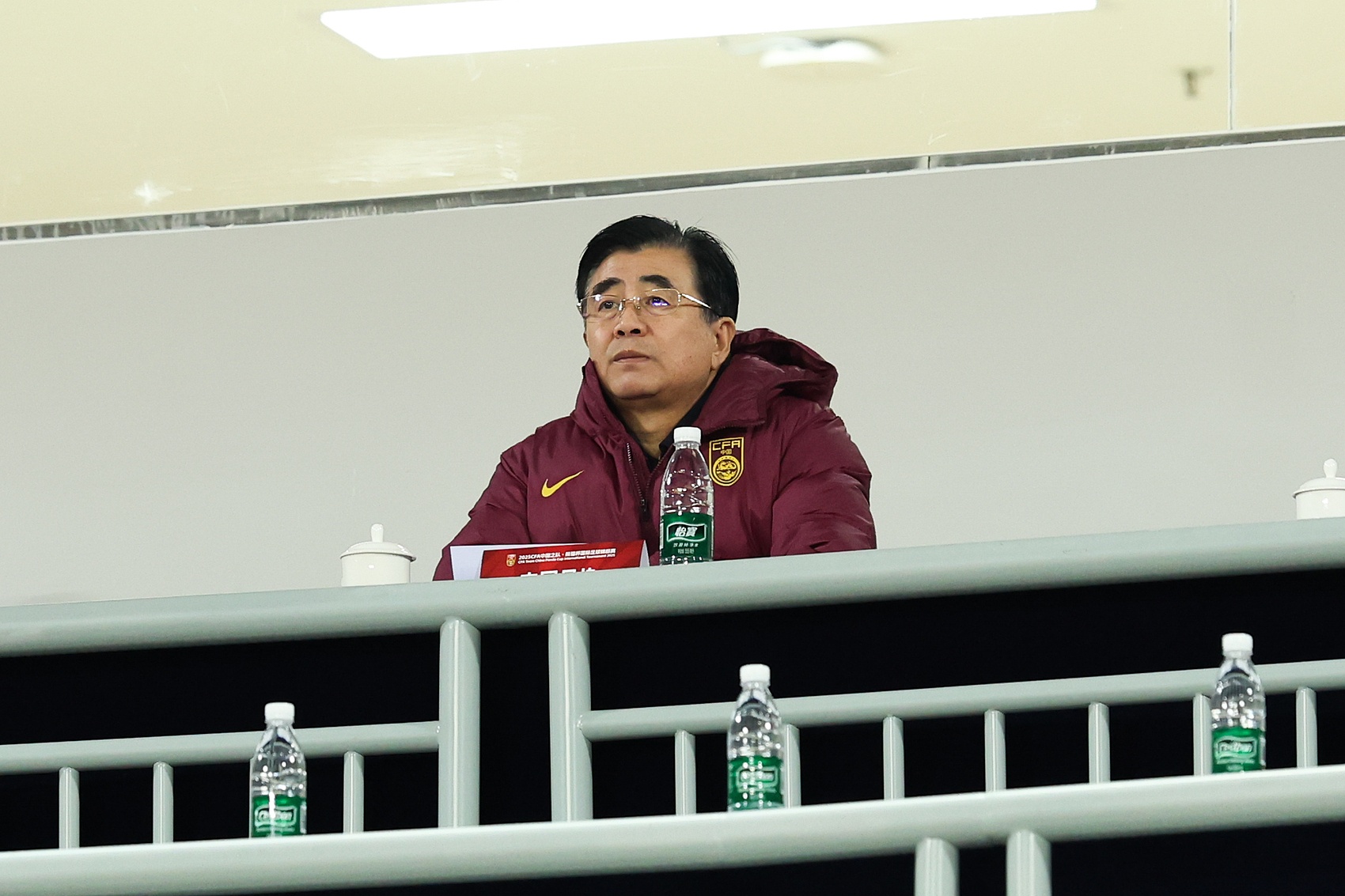 开云APP-张家胜到肇庆给中国男足打气 宋凯孙雯前往深圳探望中国女足