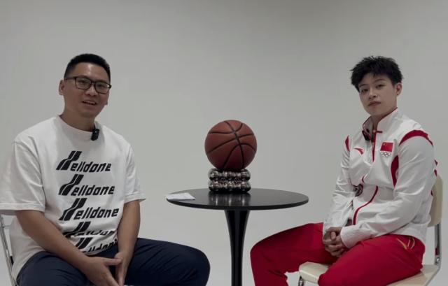 体坛专访女篮新星李缘：明年的目标是奥运领奖台