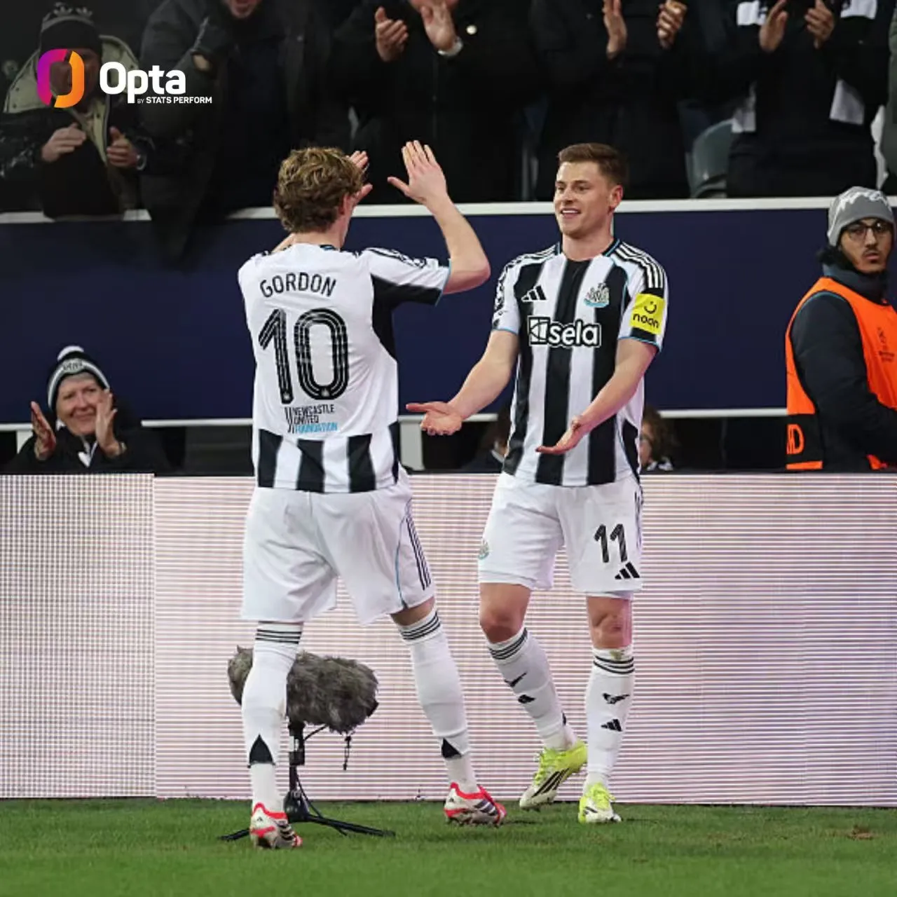 戈登+巴恩斯比肩传奇，成欧冠第三对英格兰进球5＋双子星