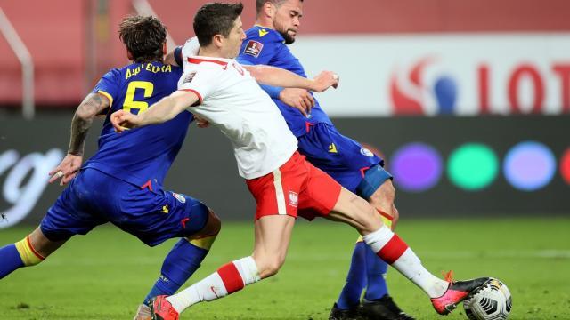 kaiyun-纪录悬了，欧冠也悬了？世一锋给六冠王出“送命题”